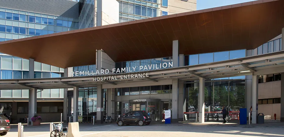 The entrance to the Remillard Family Pavilion UMass Memorial Medical Center's University Campus.