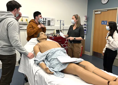  Physician Assistants and Acute Care Nurse Practitioners train for a successful career in critical care medicine.